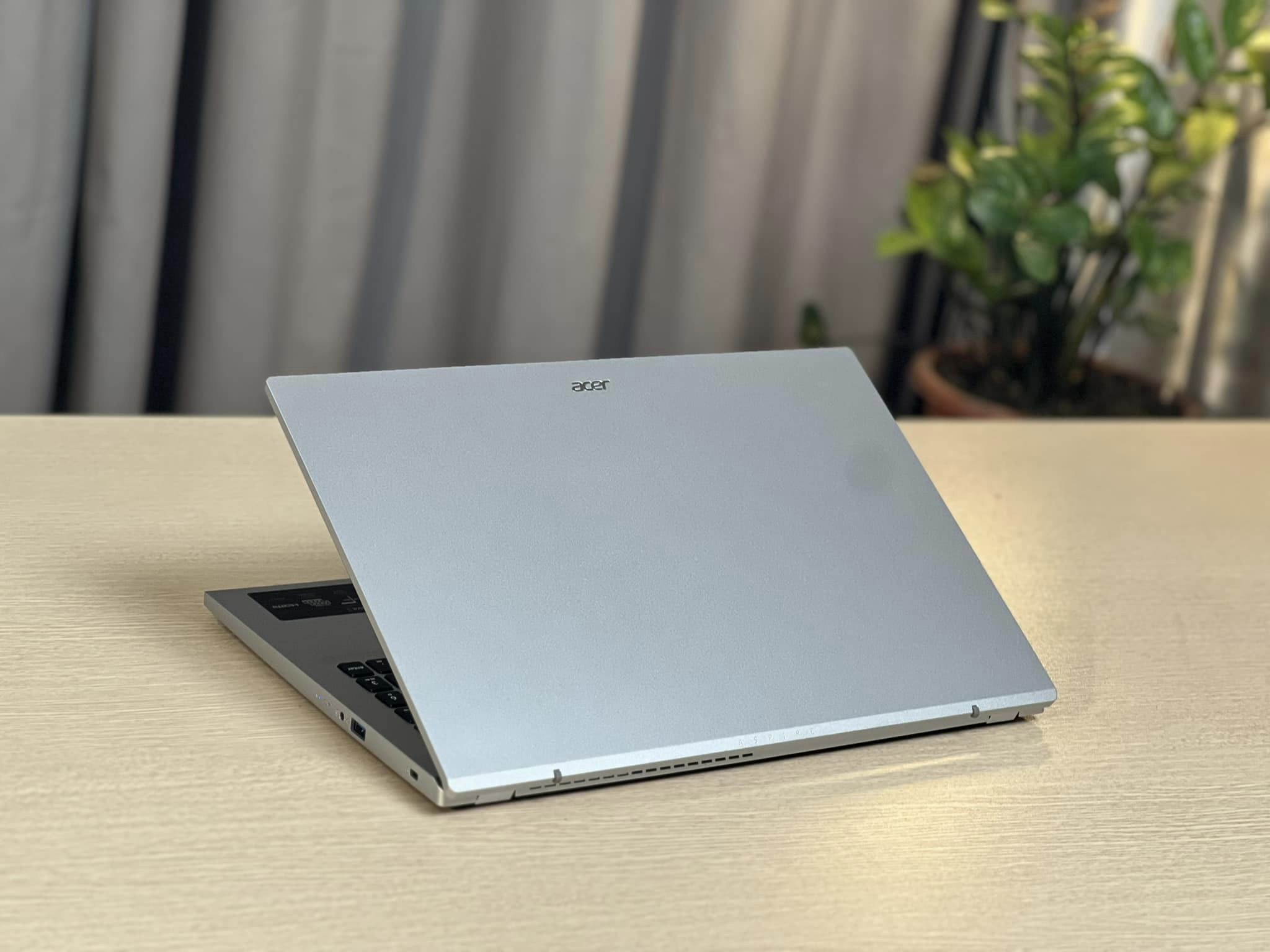 Laptop Acer Aspire A515 2022-4.jpeg